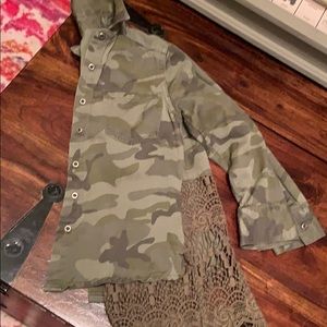 Camo Blouse with lace detailing